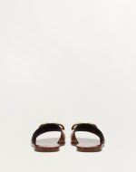 VLOGO SIGNATURE SLIDE SANDAL IN GRAINY COWHIDE WITH ACCESSORY - Image 5